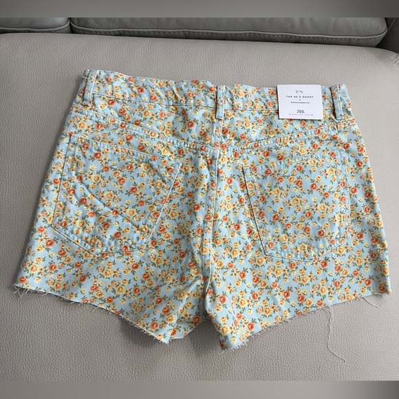 NWT - Zara Women’s Floral Print Raw Hem High Waist Denim Short - Size 10 - Picture 6 of 9